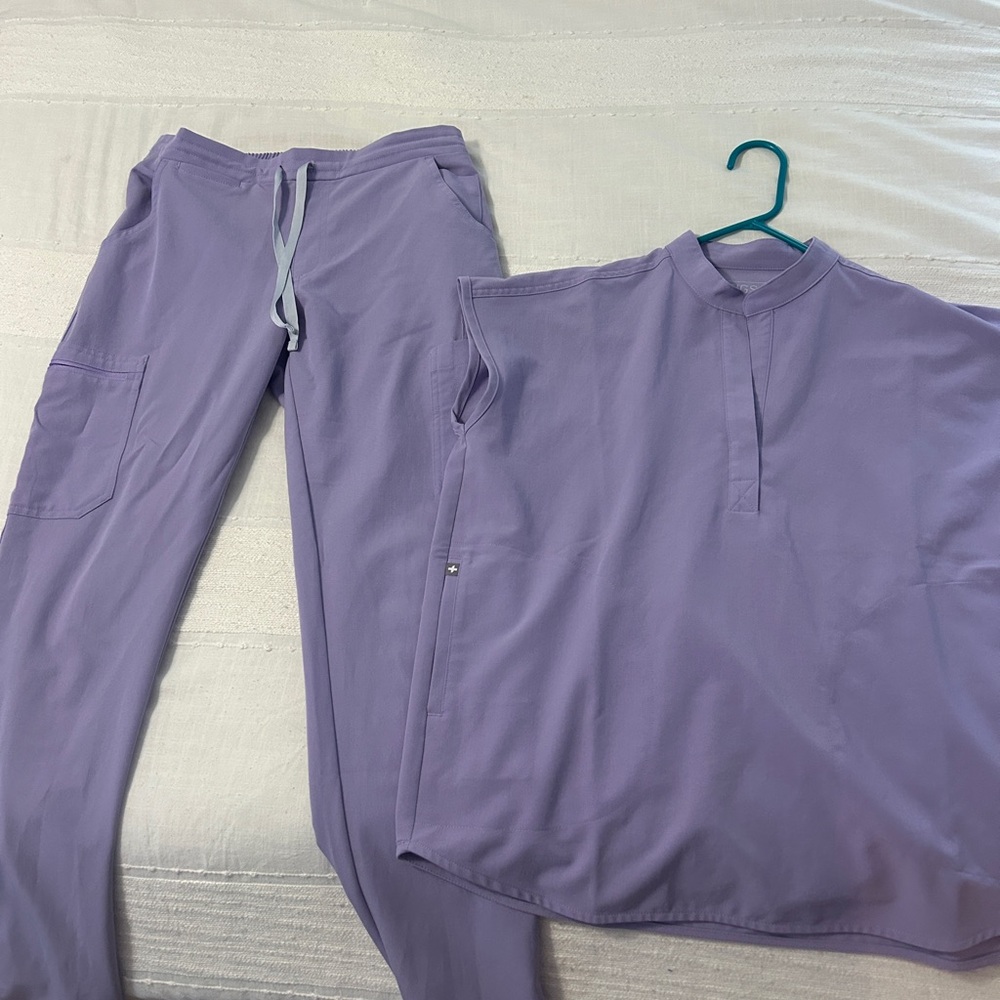 LIMITED EDITION Figs Women's Scrub Set in Lavender Dew